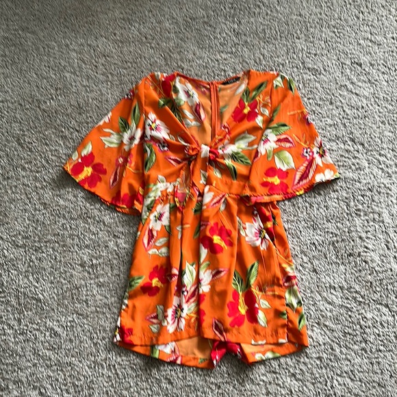 Floral Cutout Romper - Picture 1 of 4